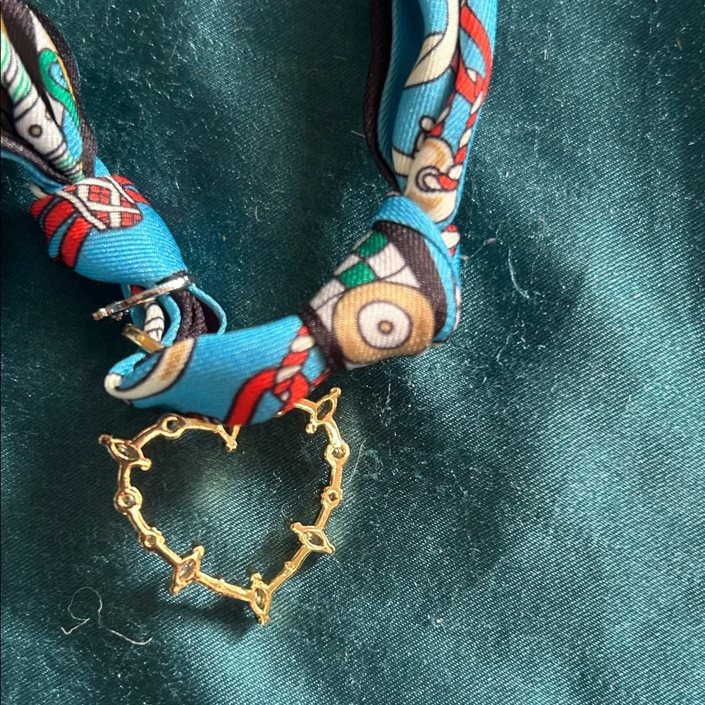 100% silk. Made in France. High quality scarf bracelet. With gold heart pendant! - Picture 8 of 16
